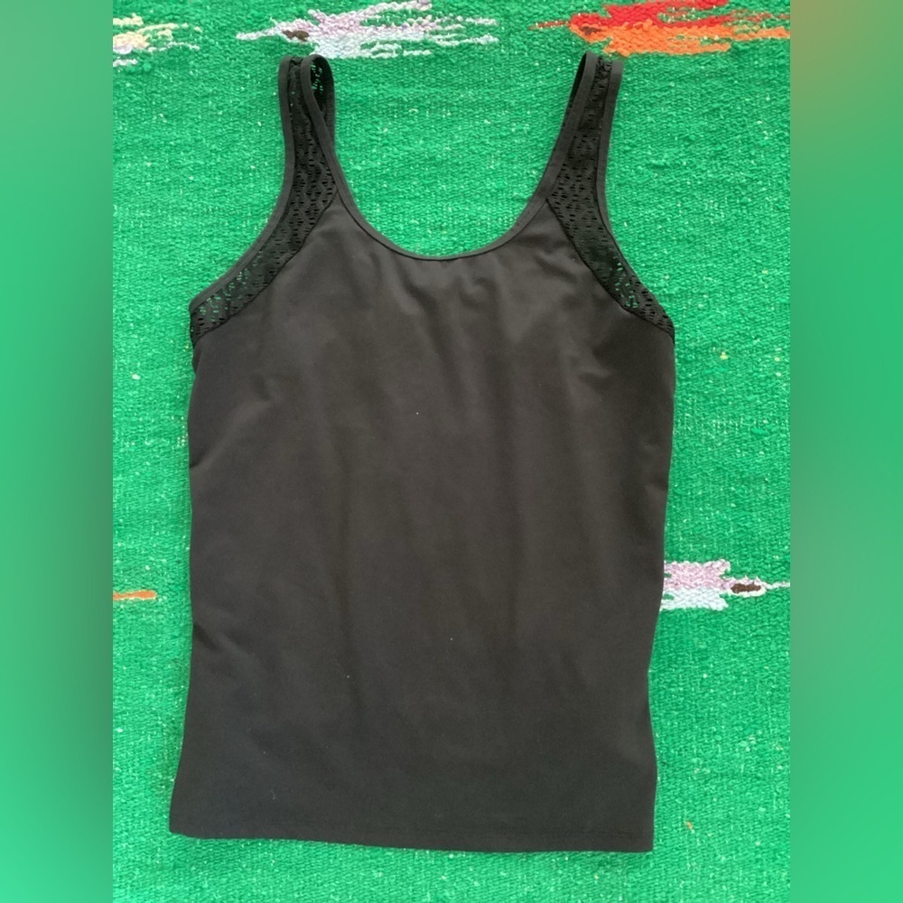 Fabletics Top Womens Black Tank Lace Quick Dry Back Slit Athleisure Gym